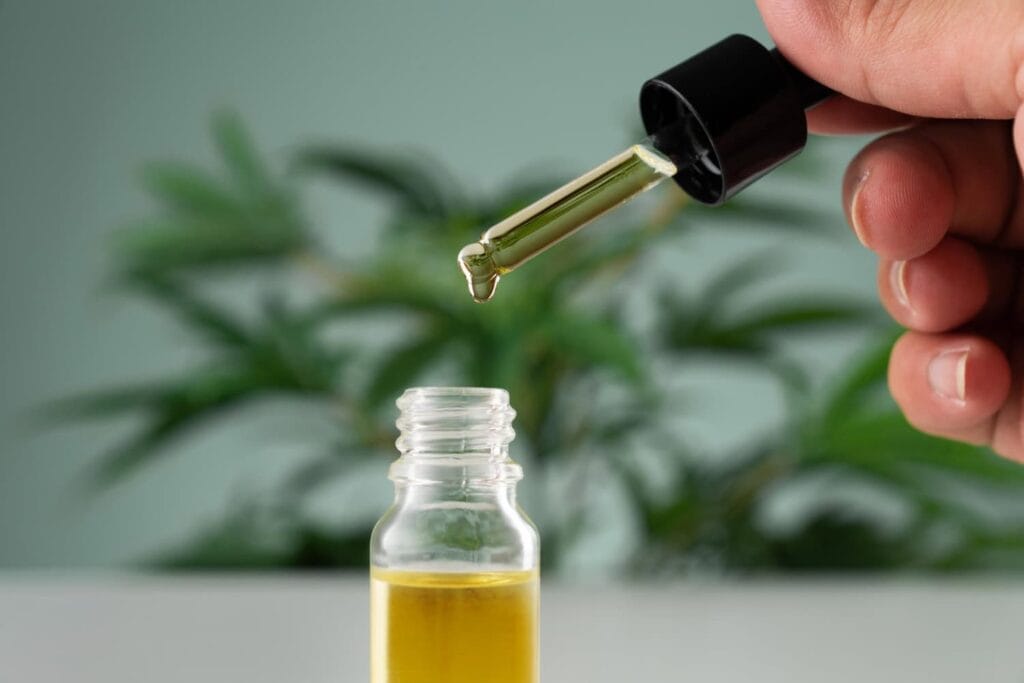 CBD Oil vs. Traditional Pain Relief